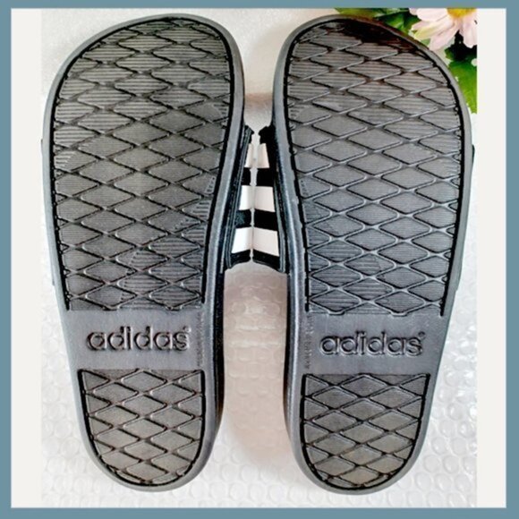 Adidas Black & White Slides Size 5 but fits like a Women's 7, Adidas Slides - Picture 6 of 10